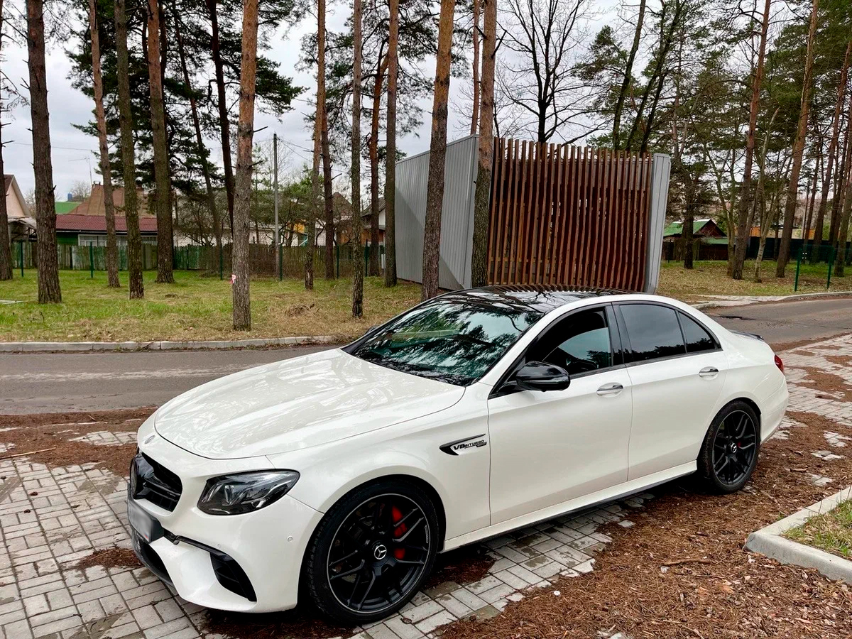 Аренда Mercedes E-klasse AMG